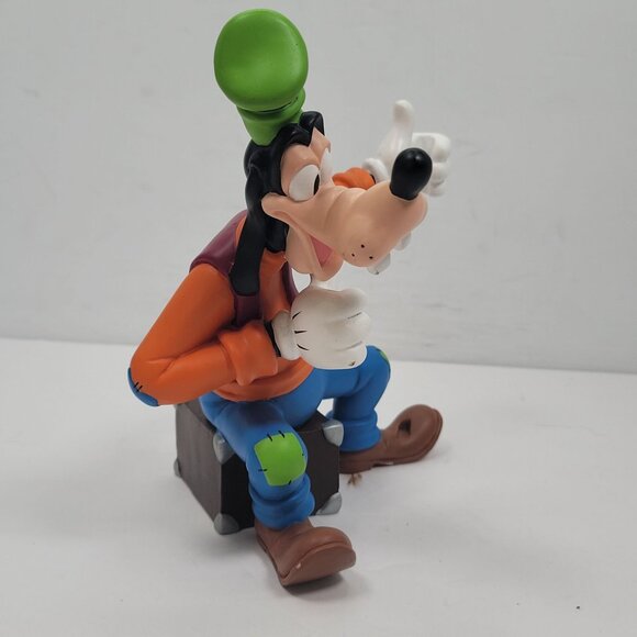 Disney Goofy Sitting on Box Disney Picture Frame 4x6 Peekaboo 3-D Figure - Picture 5 of 6